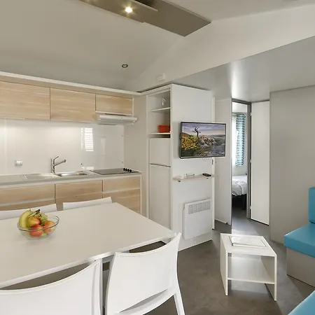 Κάμπινγκ Campofelice Village 5*